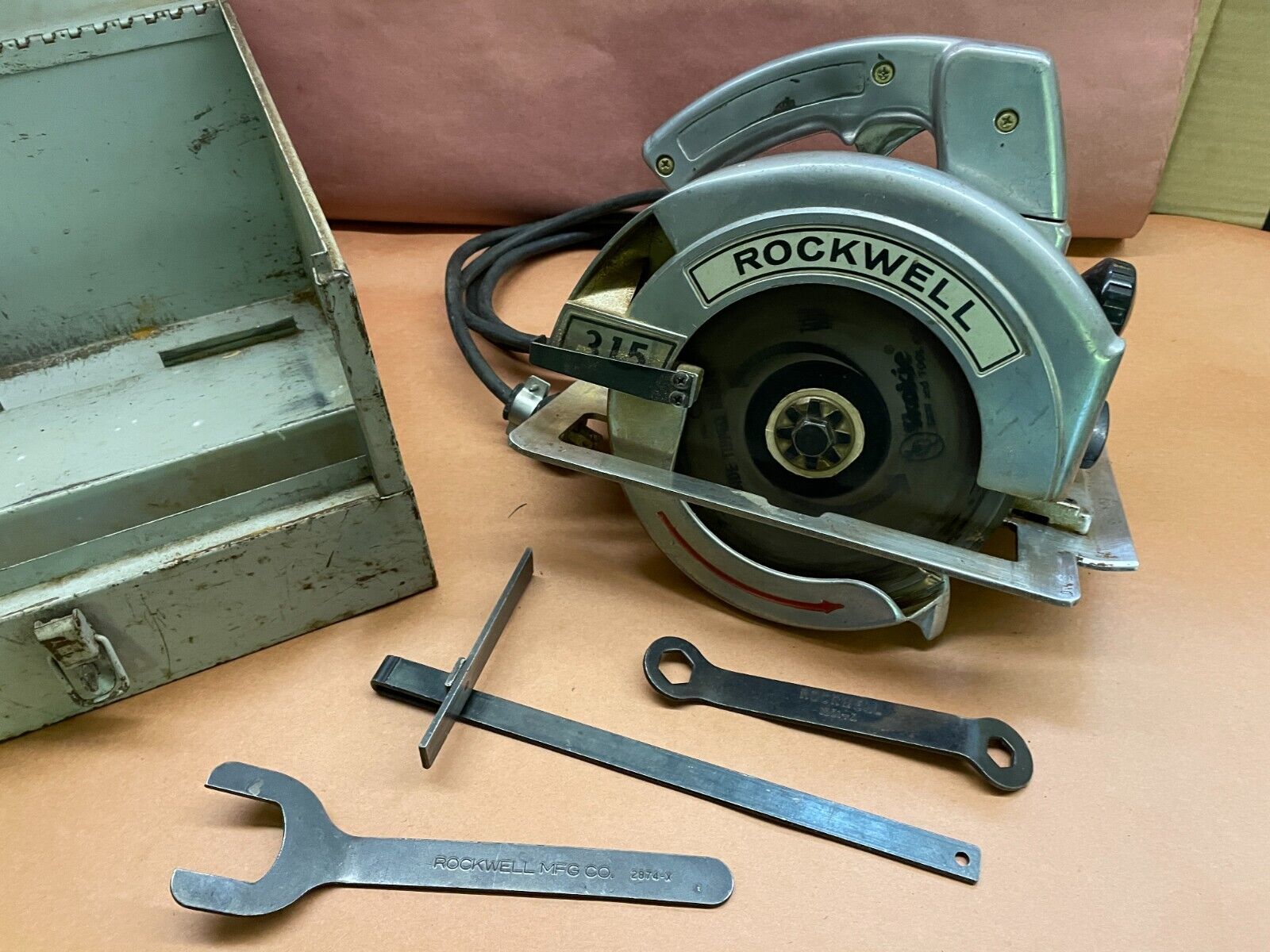 Rockwell Model 315 Heavy Duty Circular Saw With Case and Tools