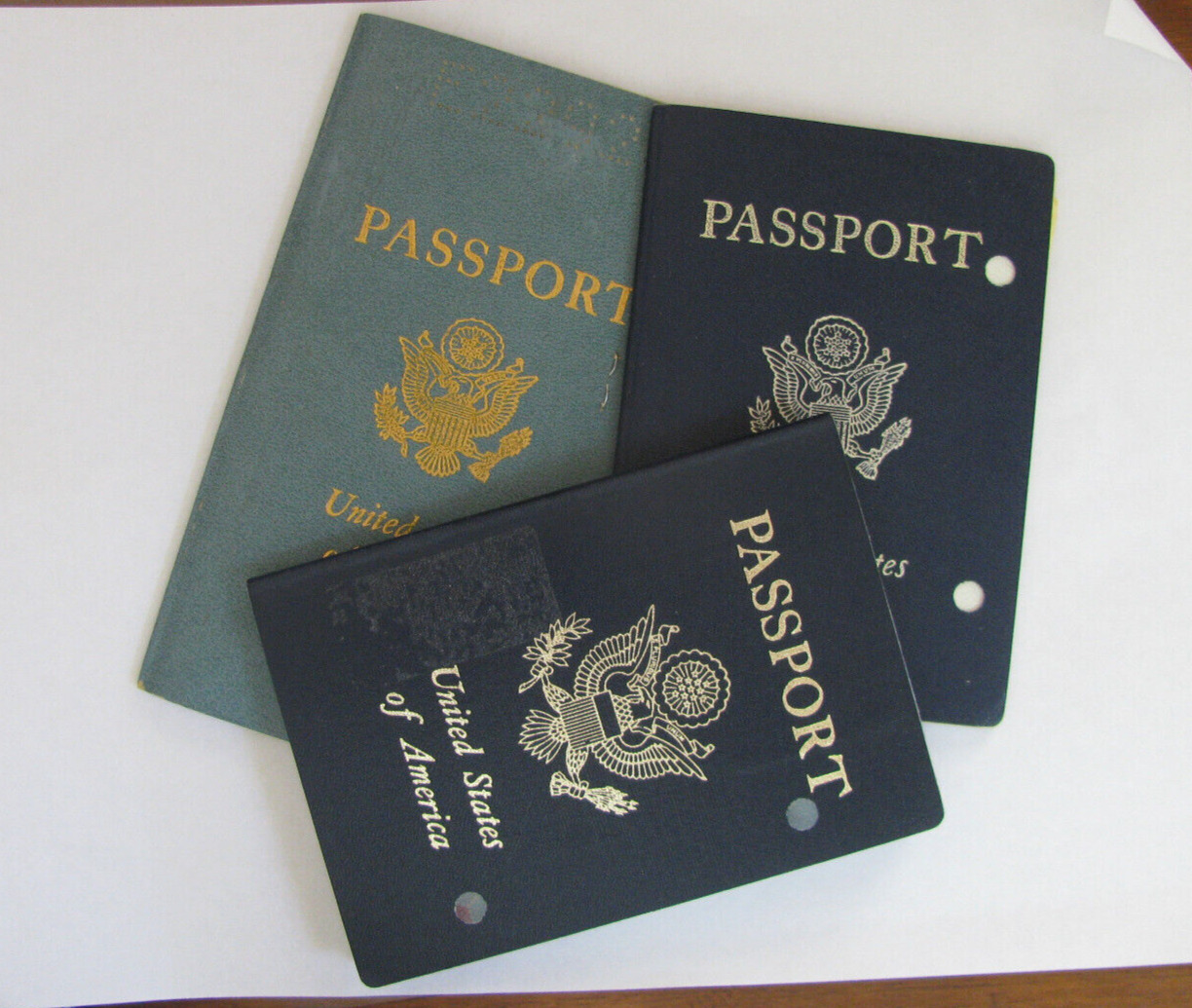 LOT OF 3 EXPIRED US PASSPORTS  Same person 1964 – 2006   World Travel