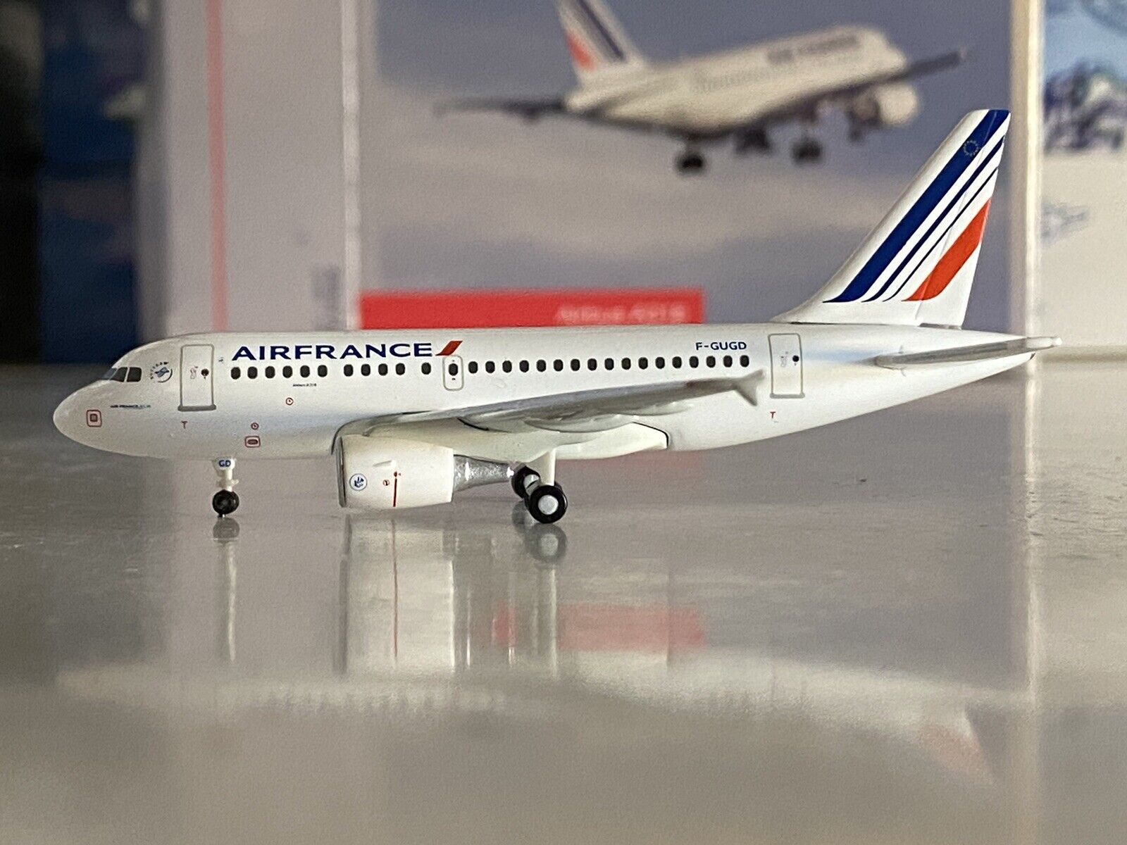 Herpa Air France Airbus A318 1:400 F-GUGD 562232