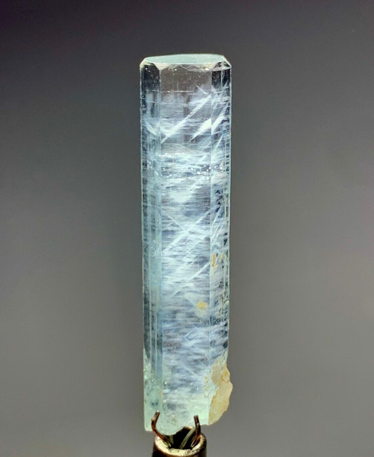 14 Cts Beautiful Top Quality Terminated Aquamarine Crystal from Skardu Pakistan