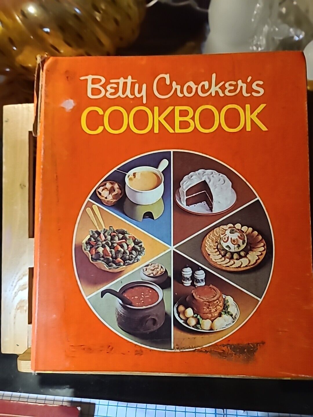 1960-70s Era Betty Crocker Cookbook 5 Ring Binder w/ Herb and Spice Chart
