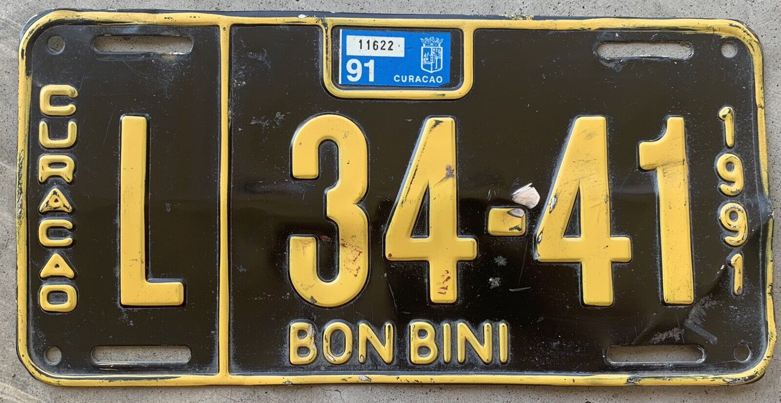 1991 CURACAO BON BINI LICENSE PLATE #L3441 BROWN AND YELLOW WITH STICKER