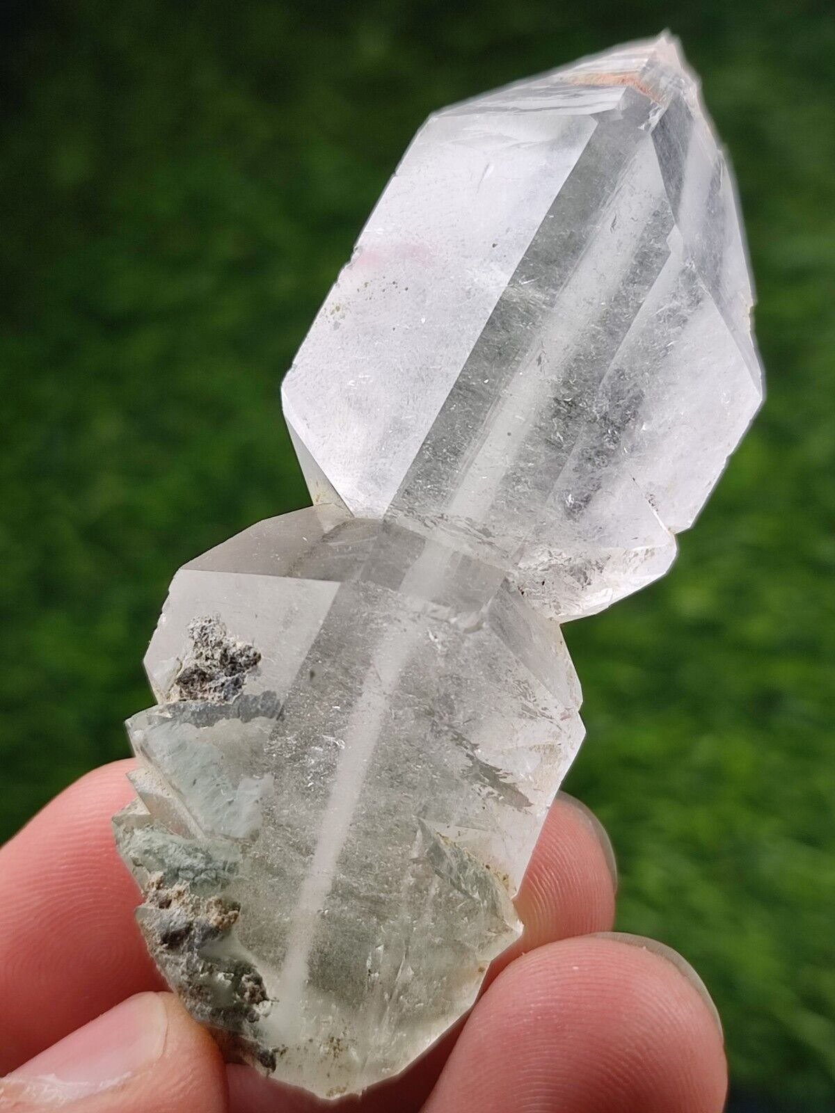 52-gm Faden Quartz Twin Crystals with good luster & unique formation @Pakistan 