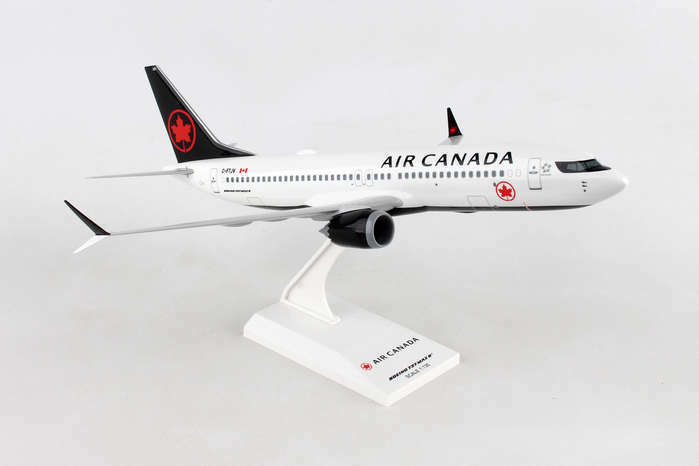 Skymarks SKR983 Air Canada Boeing 737-Max8 Desk Top Display 1/130 Model Airplane