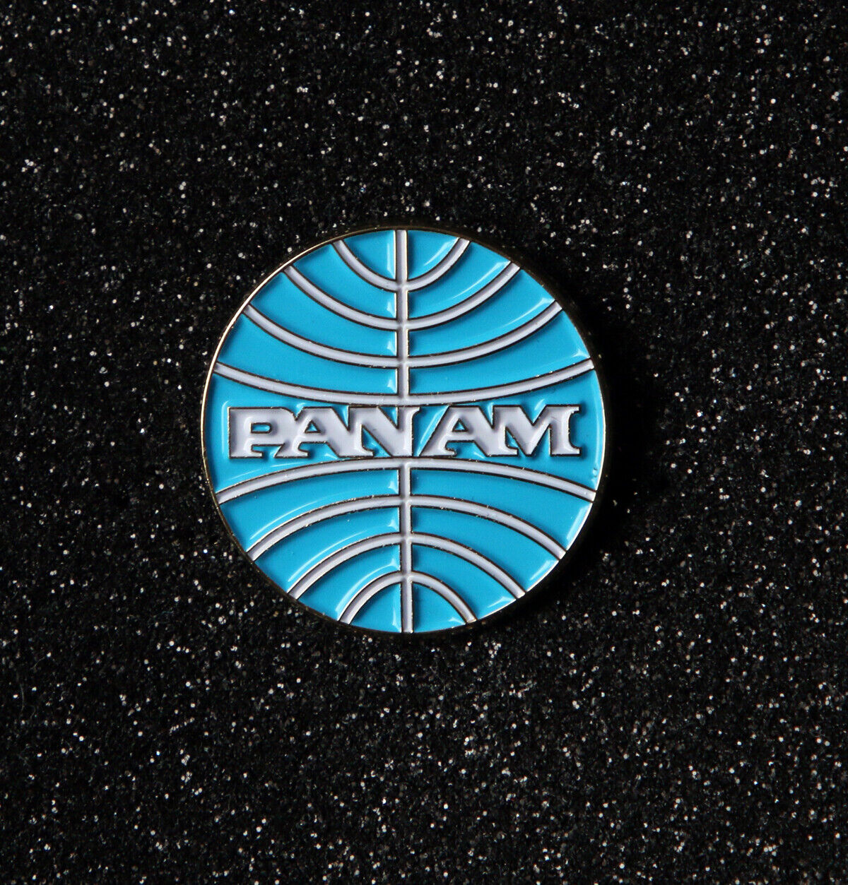 Pin PAN AM baby blue logo round metal replica pin