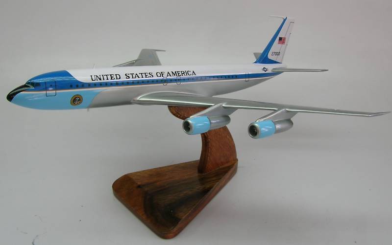 B-707 Air Force AF1 B707 Airplane Desktop Kiln Dried Wood Model Regular New