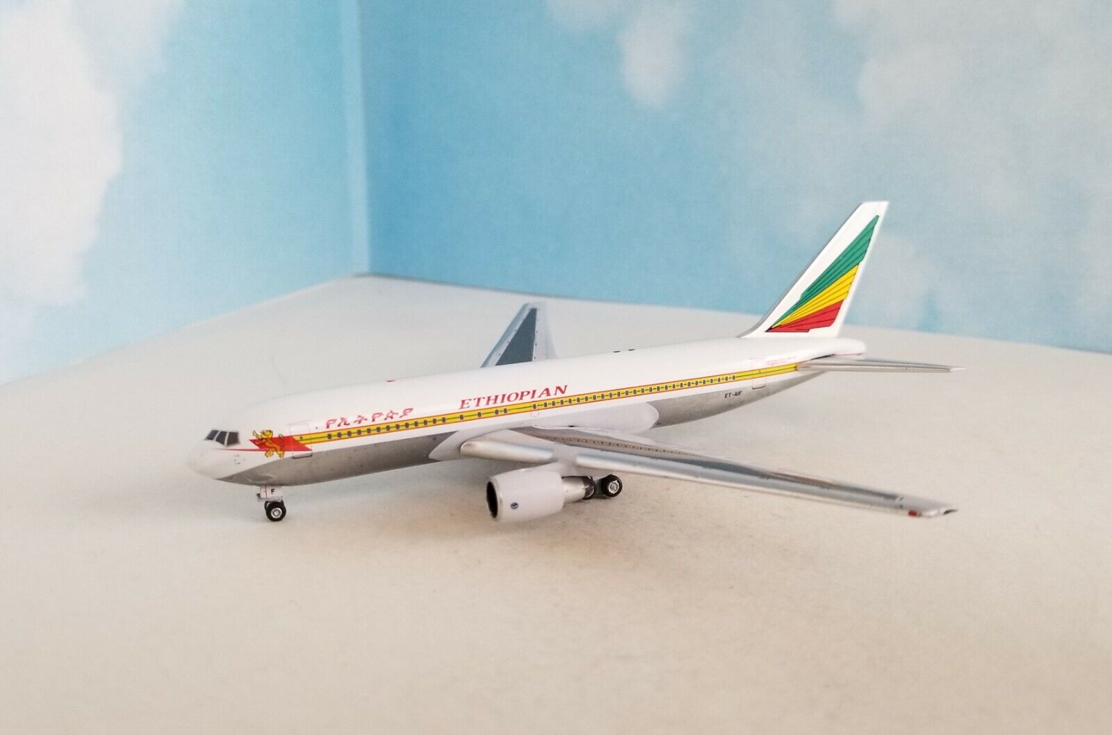 AeroClassics ** RARE ** 1:400 Scale  ETHIOPIAN AIRWAYS  BOEING 767-200, ET-AIF  