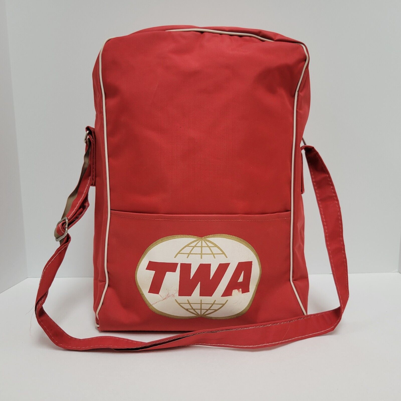 Vintage TWA Trans World Airlines Vacation Red Carry On Shoulder Vinyl Bag