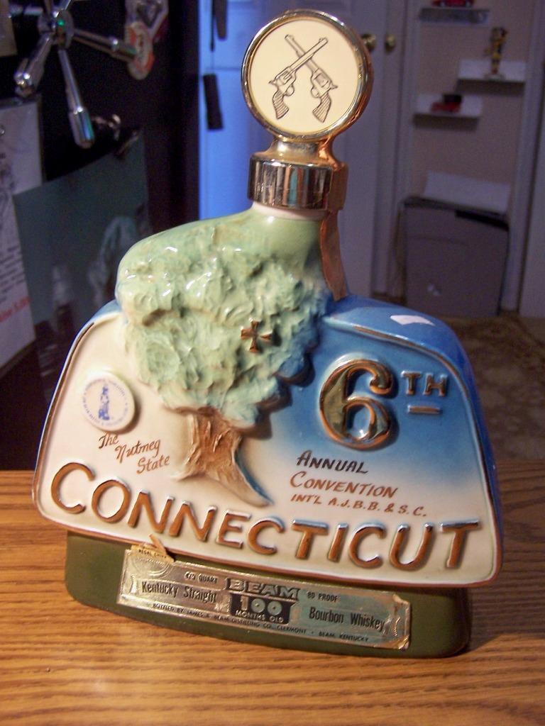 1976 “CONNECTICUT 6TH CONVENTION” Jim Beam decanter Bourbon Whisky