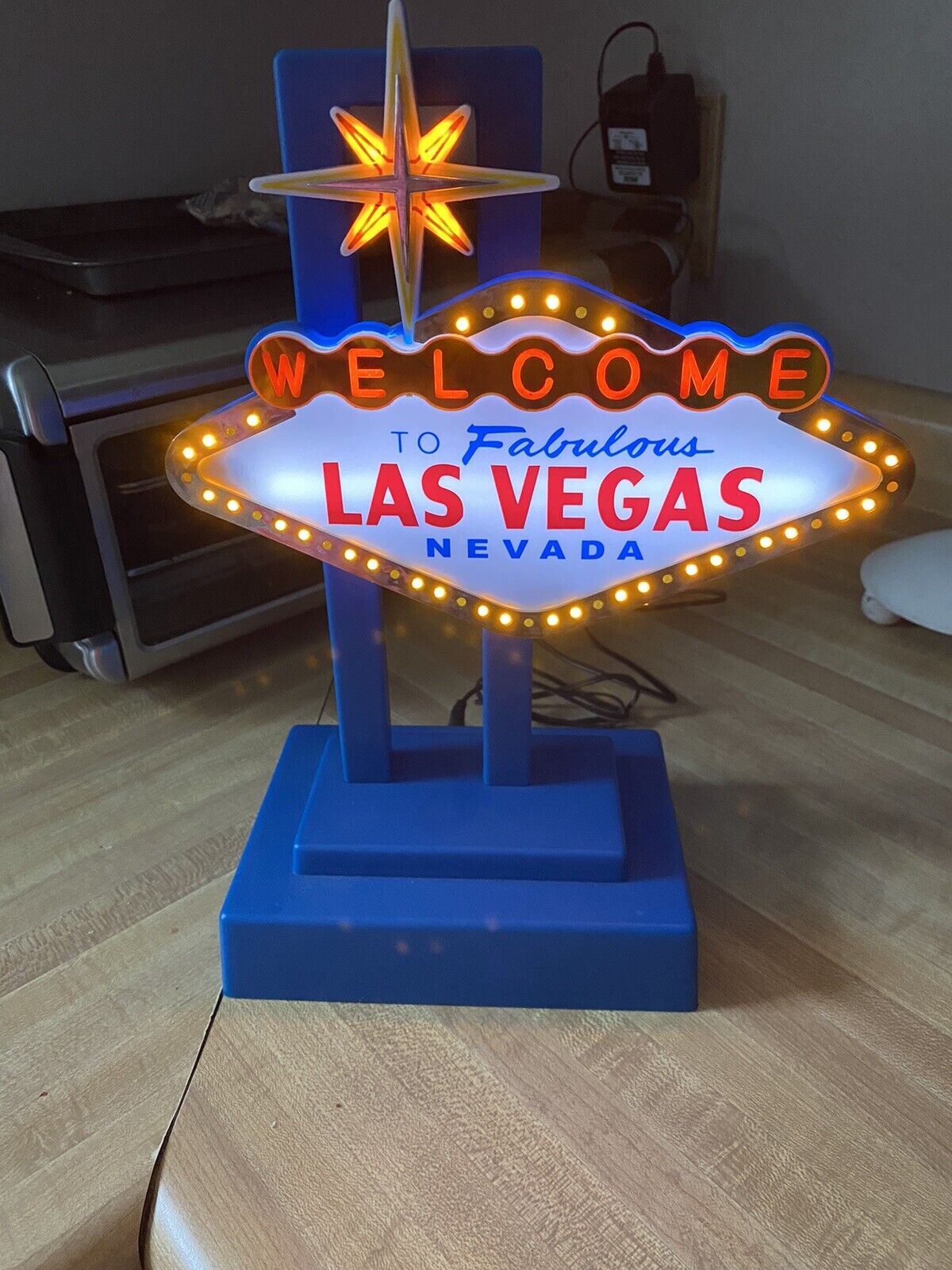 Vintage Welcome To Fabulous Las Vegas Light Up Desktop Sign Works