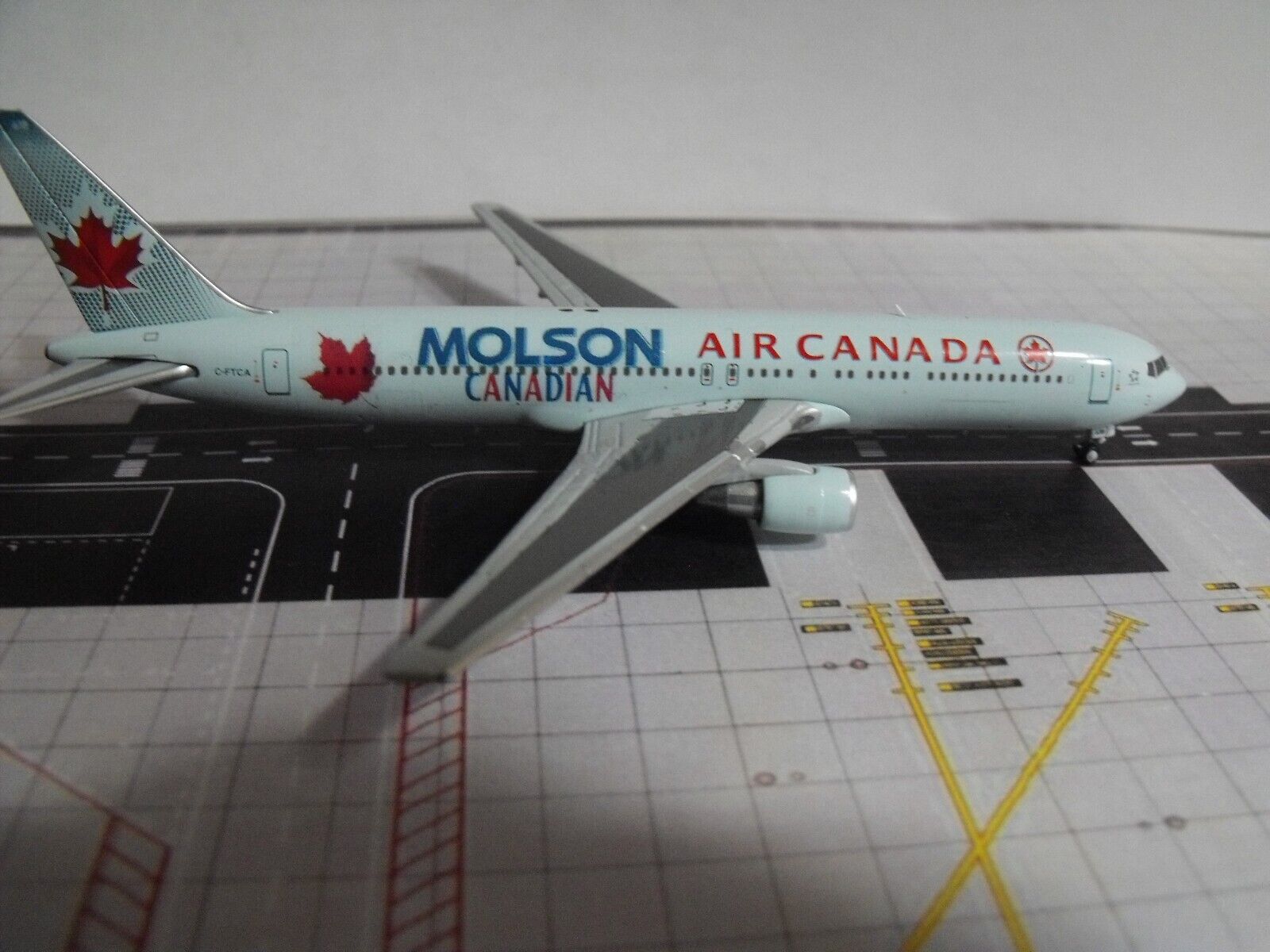 JC Wings 1:400 B767-300ER Custom Diecast Model Air Canada Molson Fantasy
