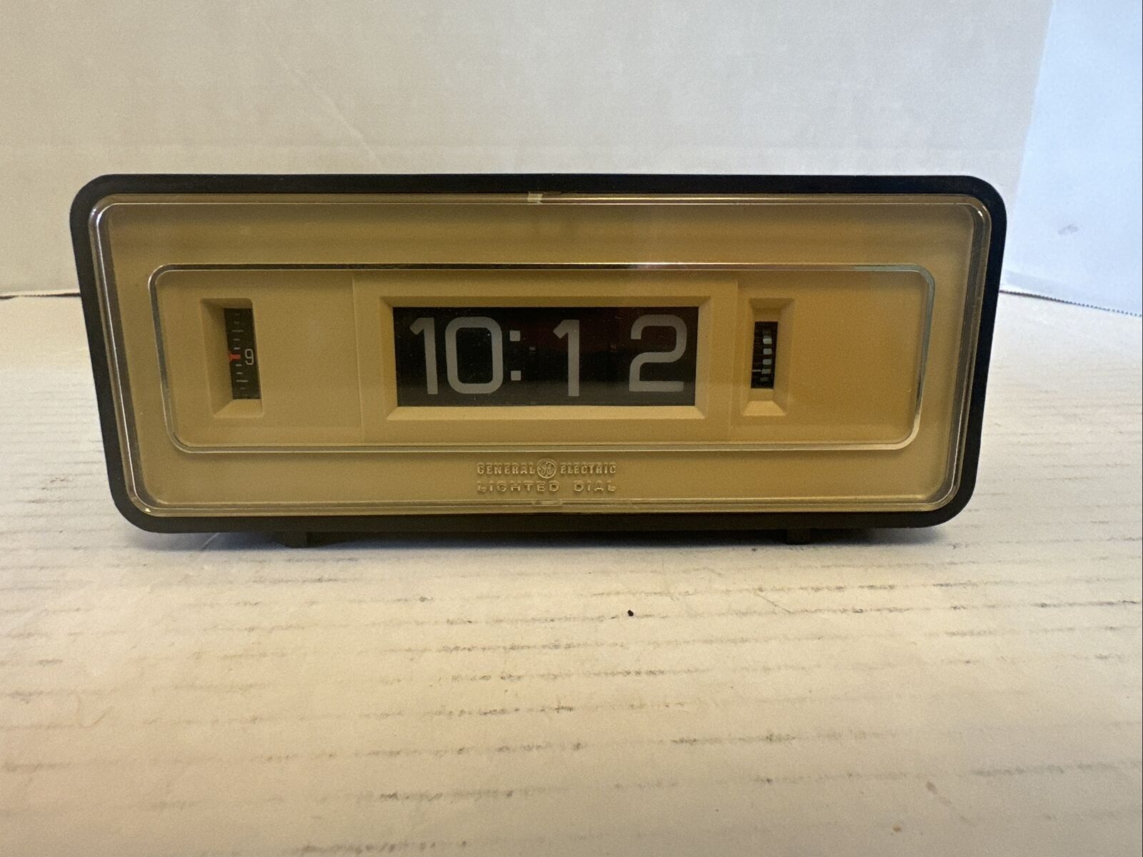 Vintage General Electric Flip Clock Lighted Dial Alarm GE