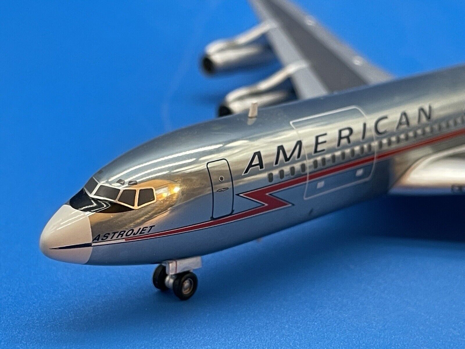 Inflight 200 American Airlines Boeing 707-300 N8406  1:200