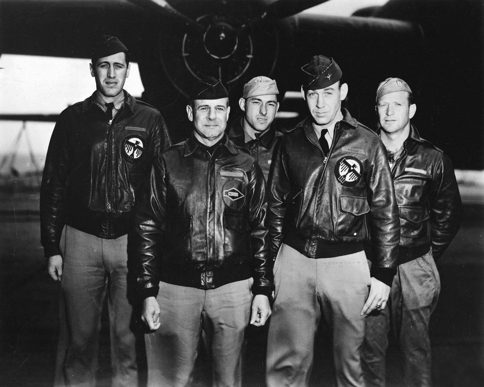CREW OF PLANE #1 B-25 Doolittle\'s Raiders  Photo (224-F)