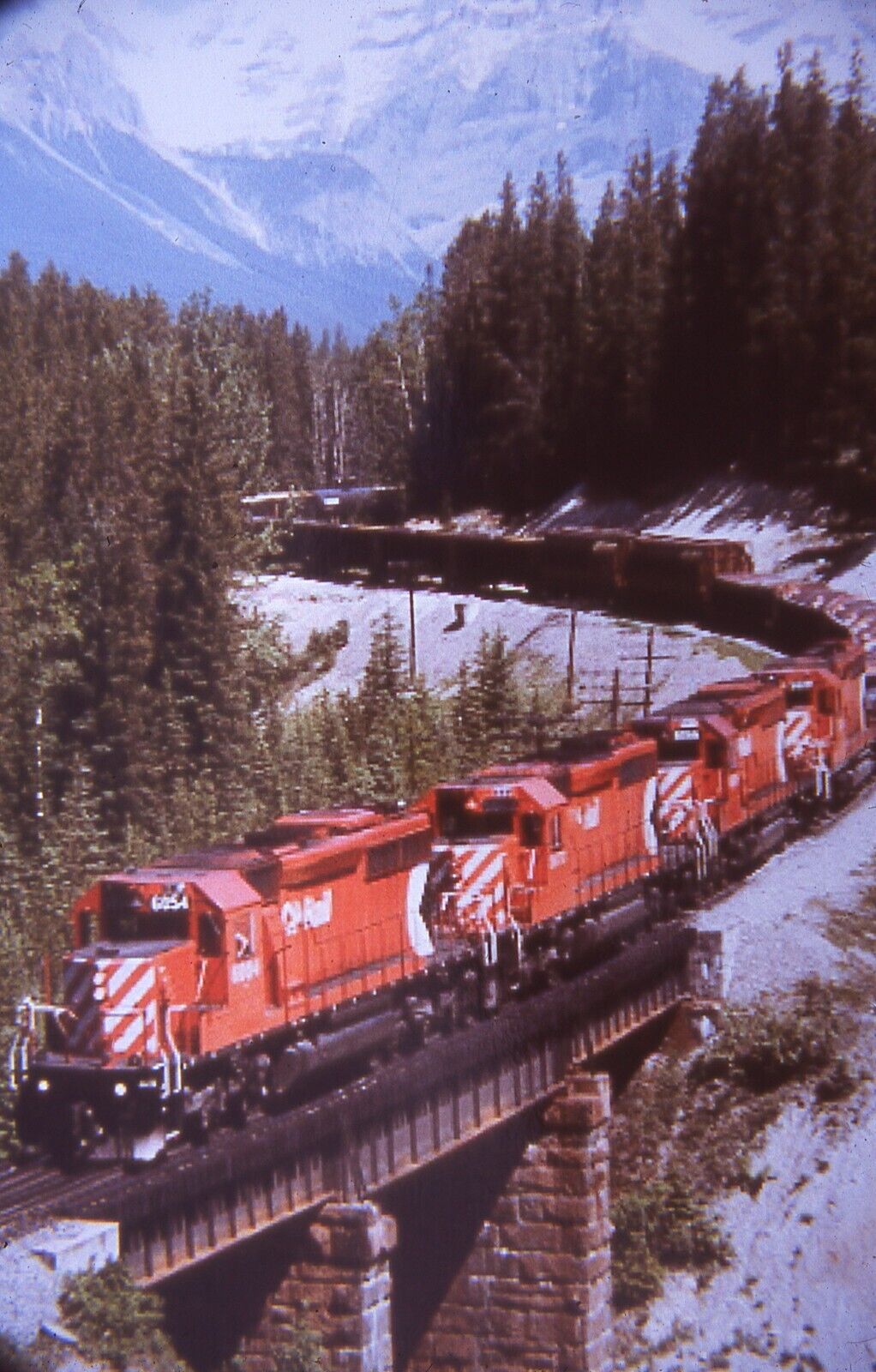 Duplicate  Train Slide Canadian Pacific SD-40 #6054 03/1998 Ottertail B.C.