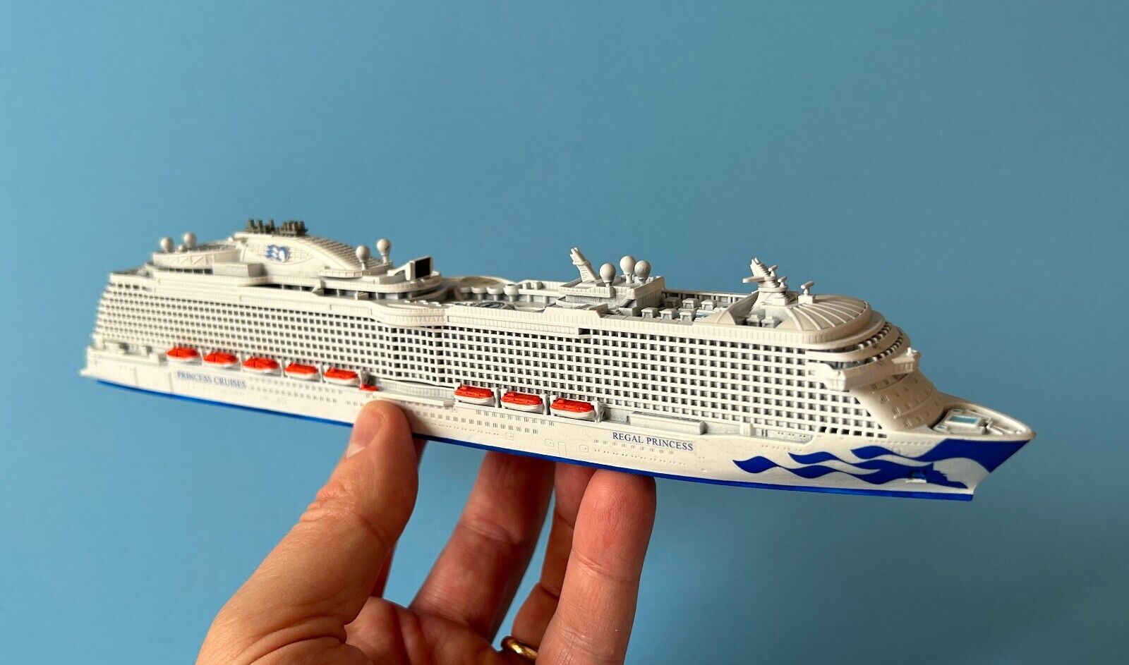 MODEL cruise ship REGAL PRINCESS 1/1250 scale by SCHERBAK USA