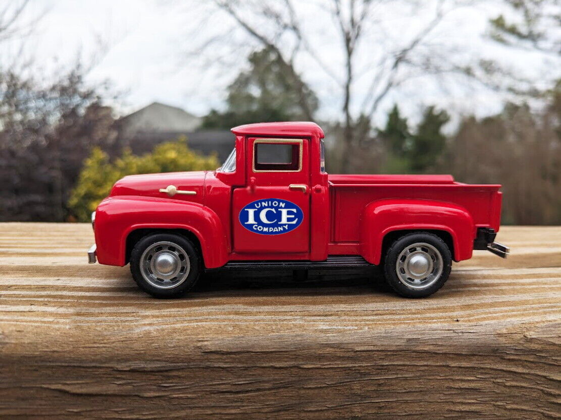 The Union Ice Company Truck 1/32 Die Cast Toy Display Limited Edition with COA