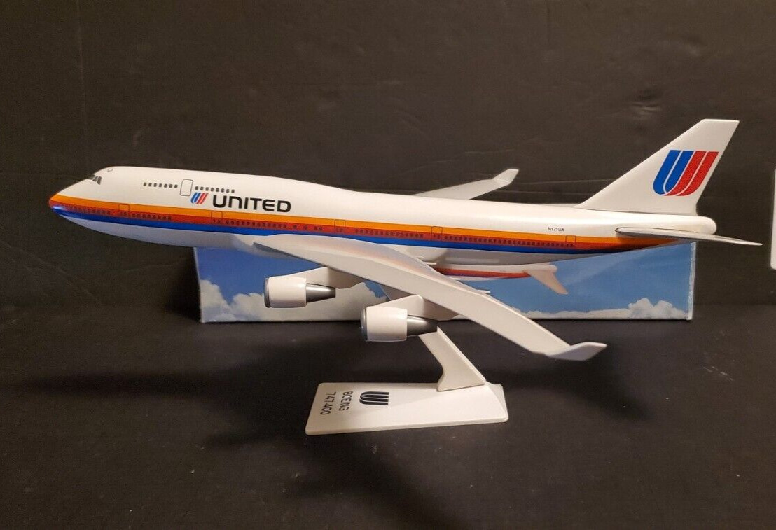 Flight Miniatures, Boeing 747-400,  United Airlines (1:250) Whte HTF Has Stand
