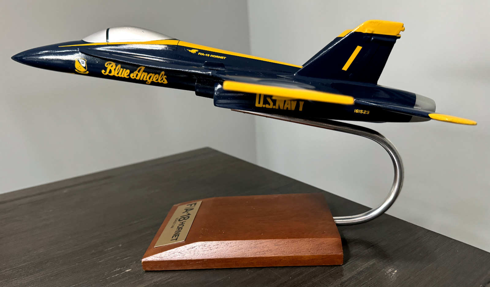 F/A-18 Hornet Blue Angels Plane Mahogany Wood Scale Model Desk Airplane Aircraft