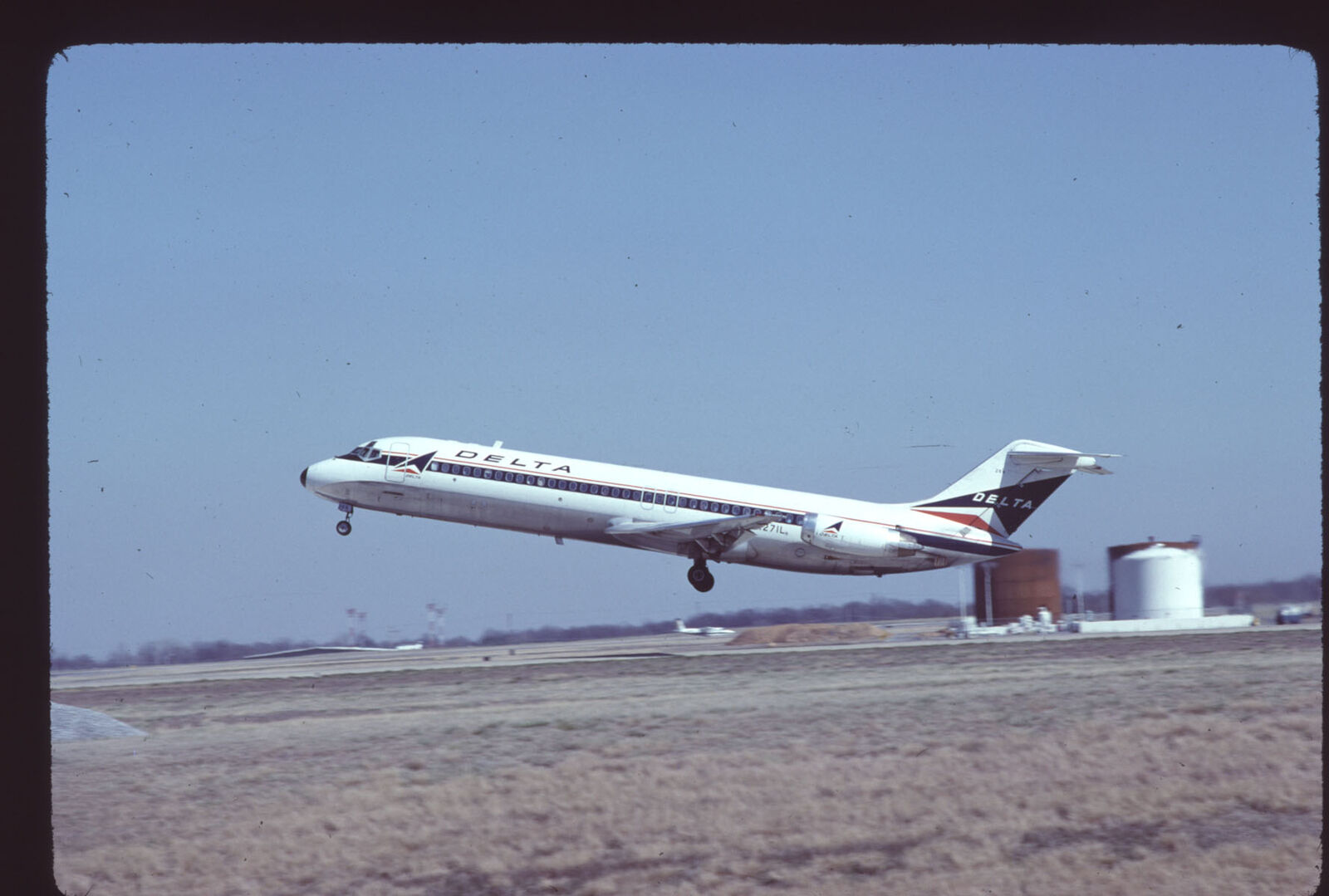 Orig 35mm airline slide Delta Air Lines DC-9-30 N1271L