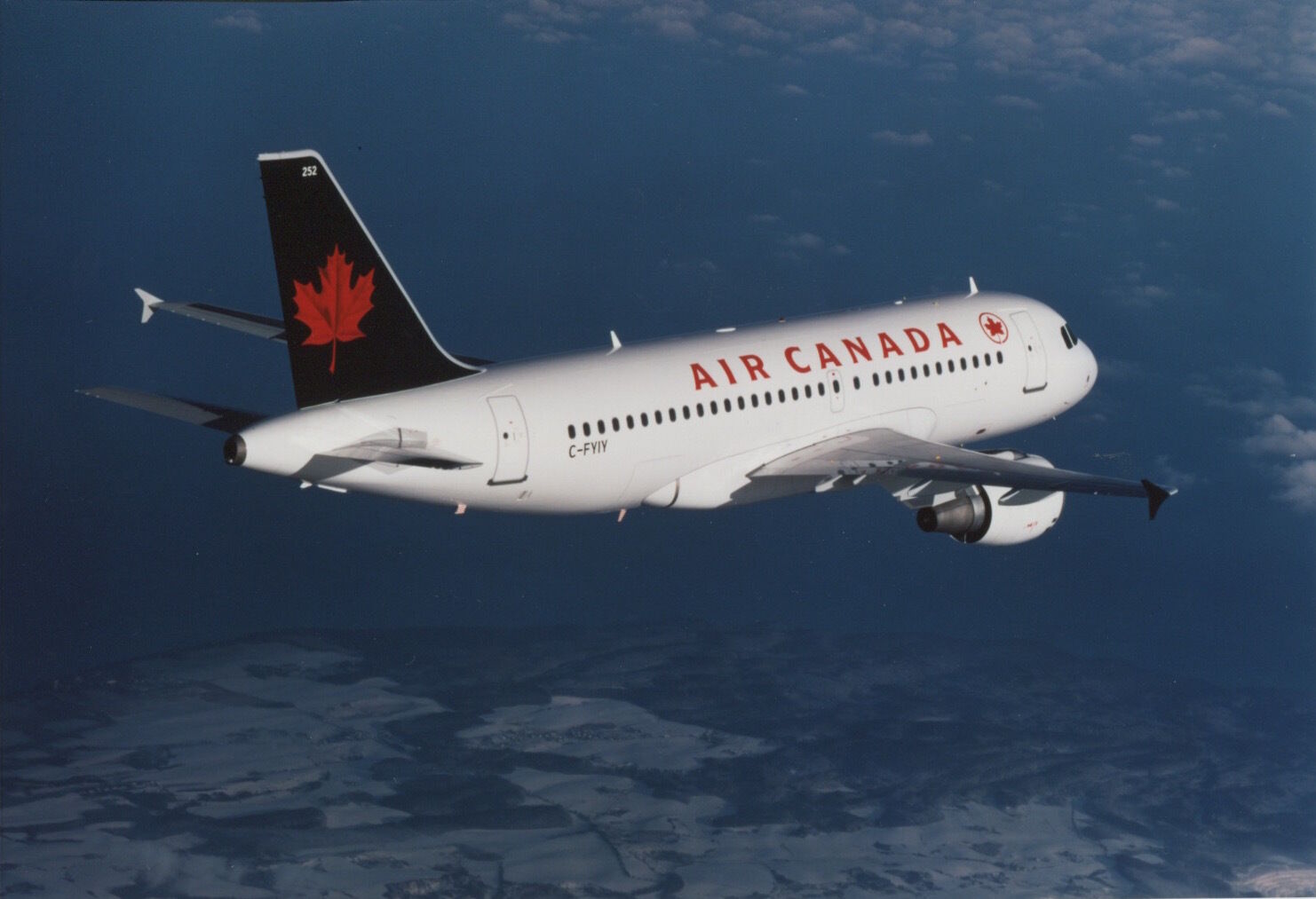 AIR CANADA AIRBUS A319 LARGE PHOTO C-FYIY
