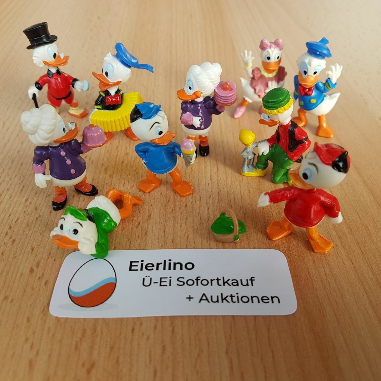 80s vintage Kinder Surprise set - DONALD AND HIS FAMILY - Disney Daisy Duck
