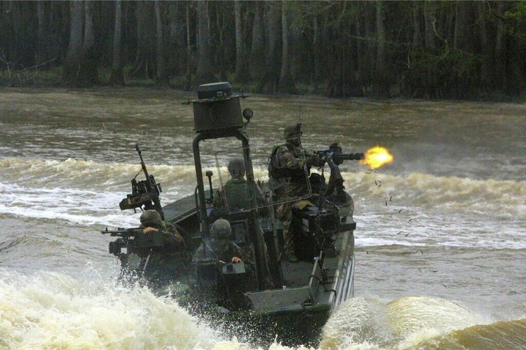 US Navy Special Warfare Combatant-craft Special Boat Team-22 (SBT-22) 8X12 PHOTO