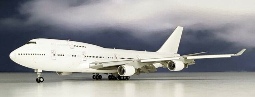 JC Wings XX2951A Boeing 747-400 GE Engines Flaps Down Blank Diecast 1/200 Model