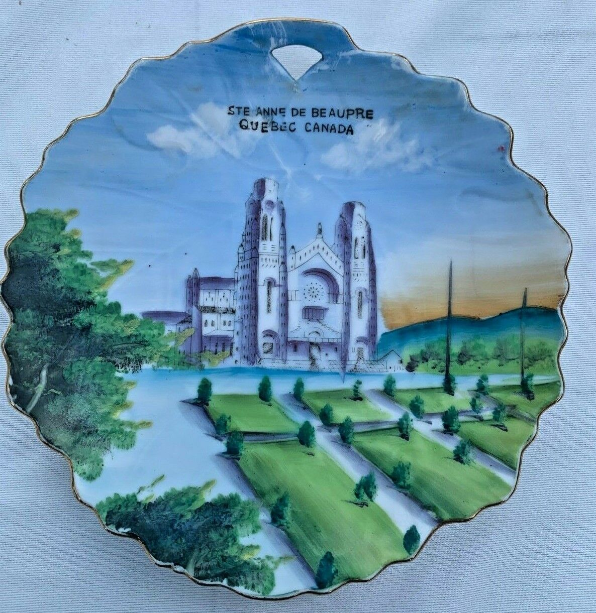 1950-60s Era Quebec Basilica STE ANNE DE BEAUPRE souvenir plate 