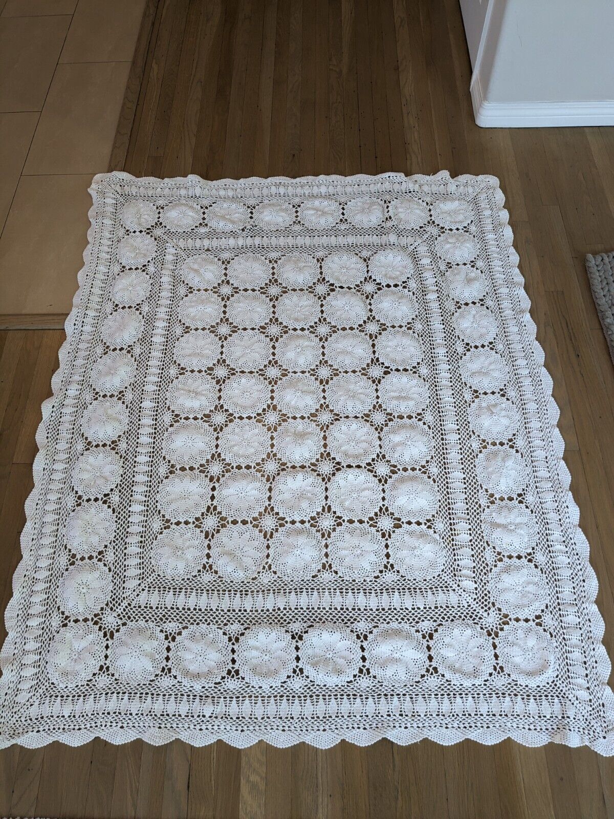 VNTG Handmade Cream Colored Crocheted Tablecloth/Bed Cover Few Flaws (SeePhotos)