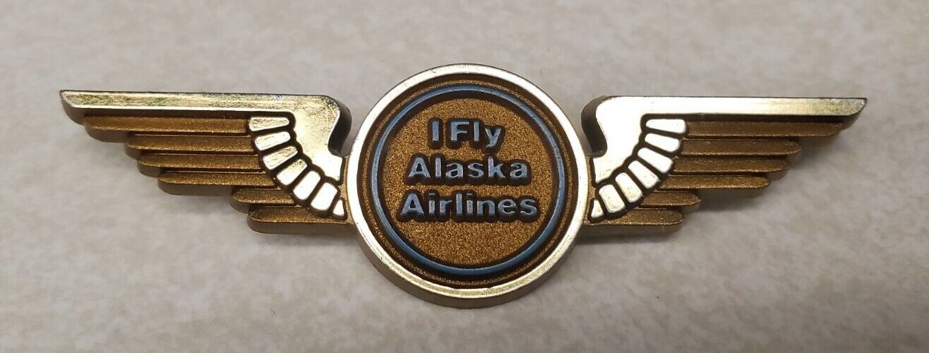 I Fly Alaska Airlines Vintage Plastic Junior Pilot Wings Pinback Flight Souvenir