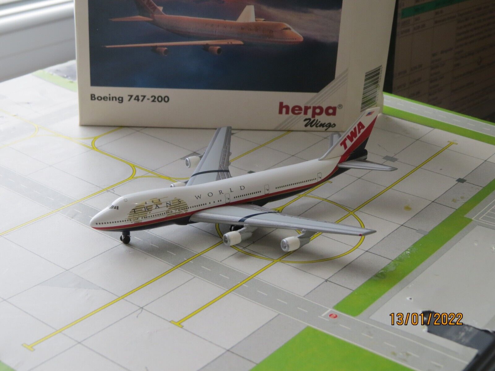 HERPA 1/500 SCALE TWA 502504 BOX MISPRINT 747-200 INSTEAD OF 747-100