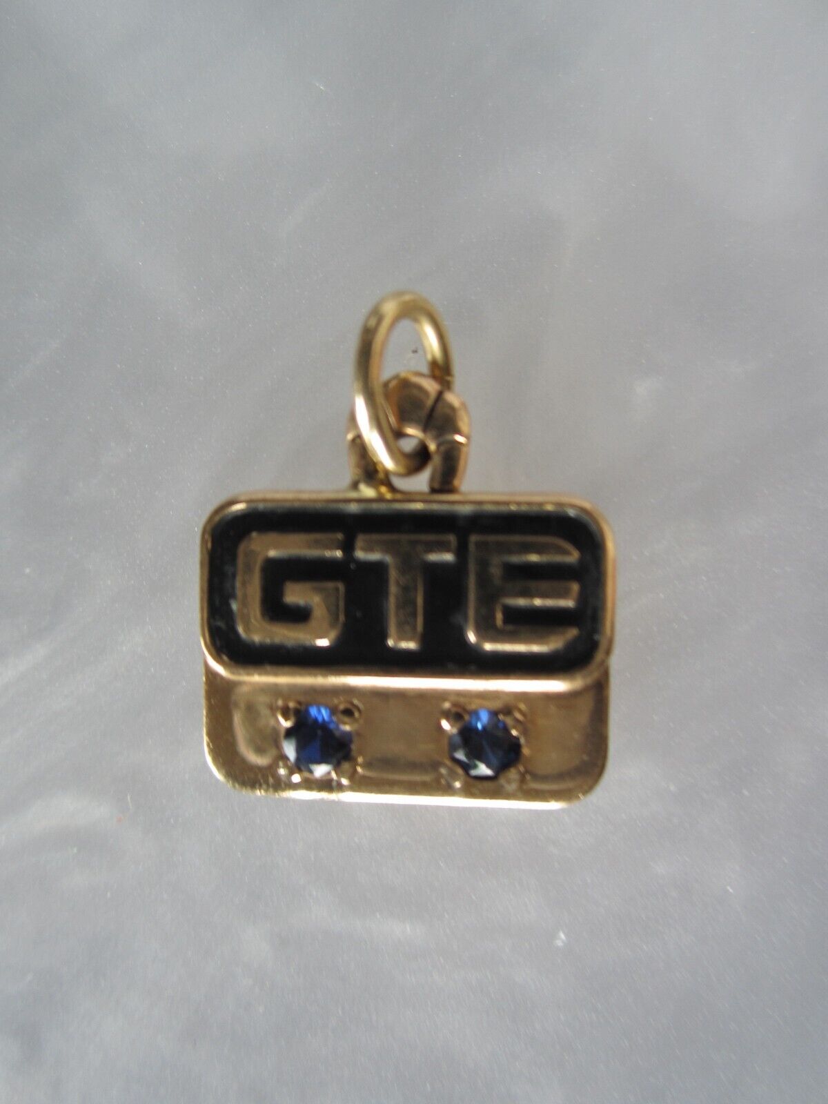 VTG 10K SOLID GOLD SAPPHIRES “GTE” GENERAL TELEPHONE CO. EMPLOYEE AWARD PENDANT