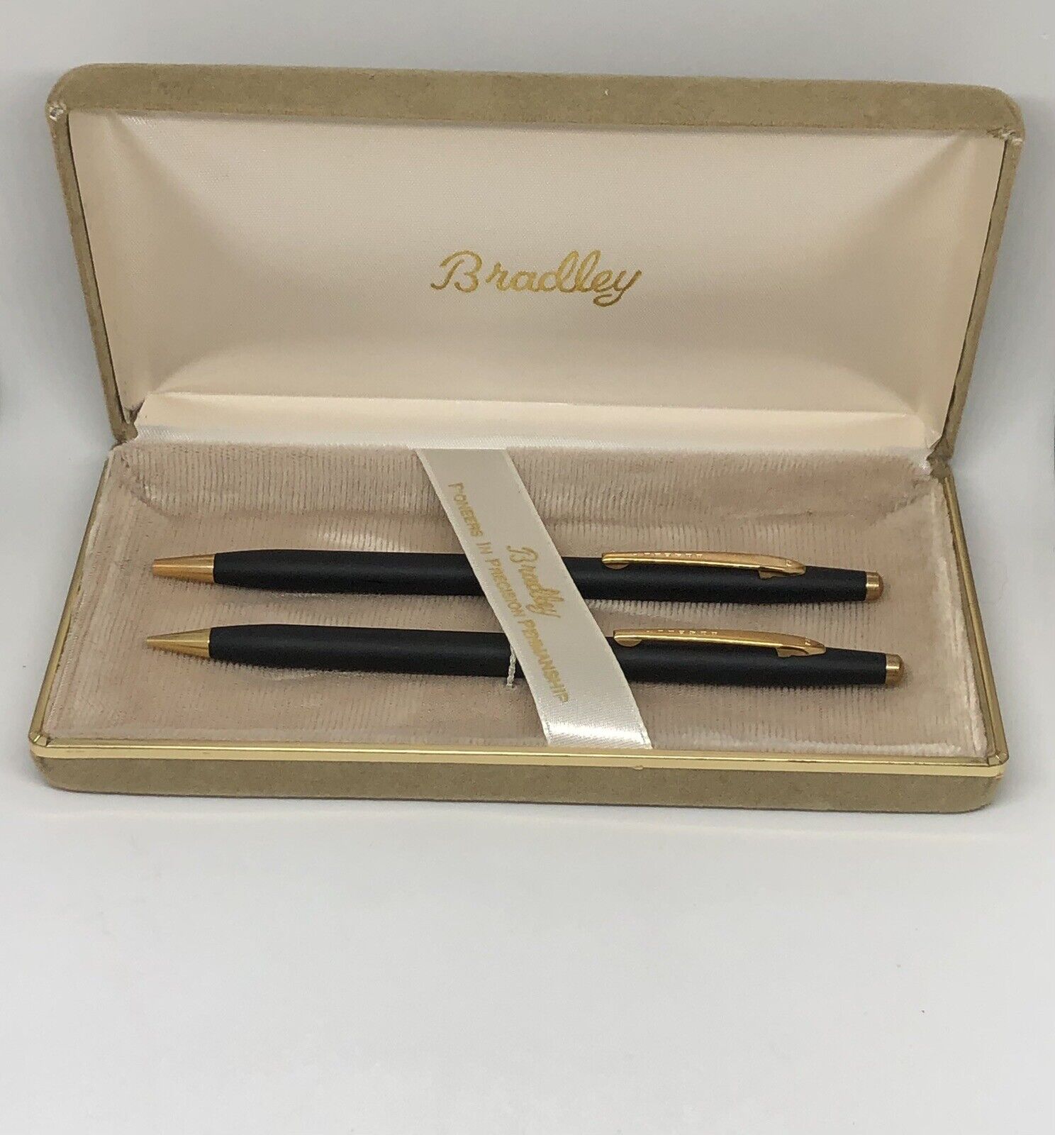 Vtg Bradley Matte Black Gold Tone Pen and Mechanical Pencil Set Original Box