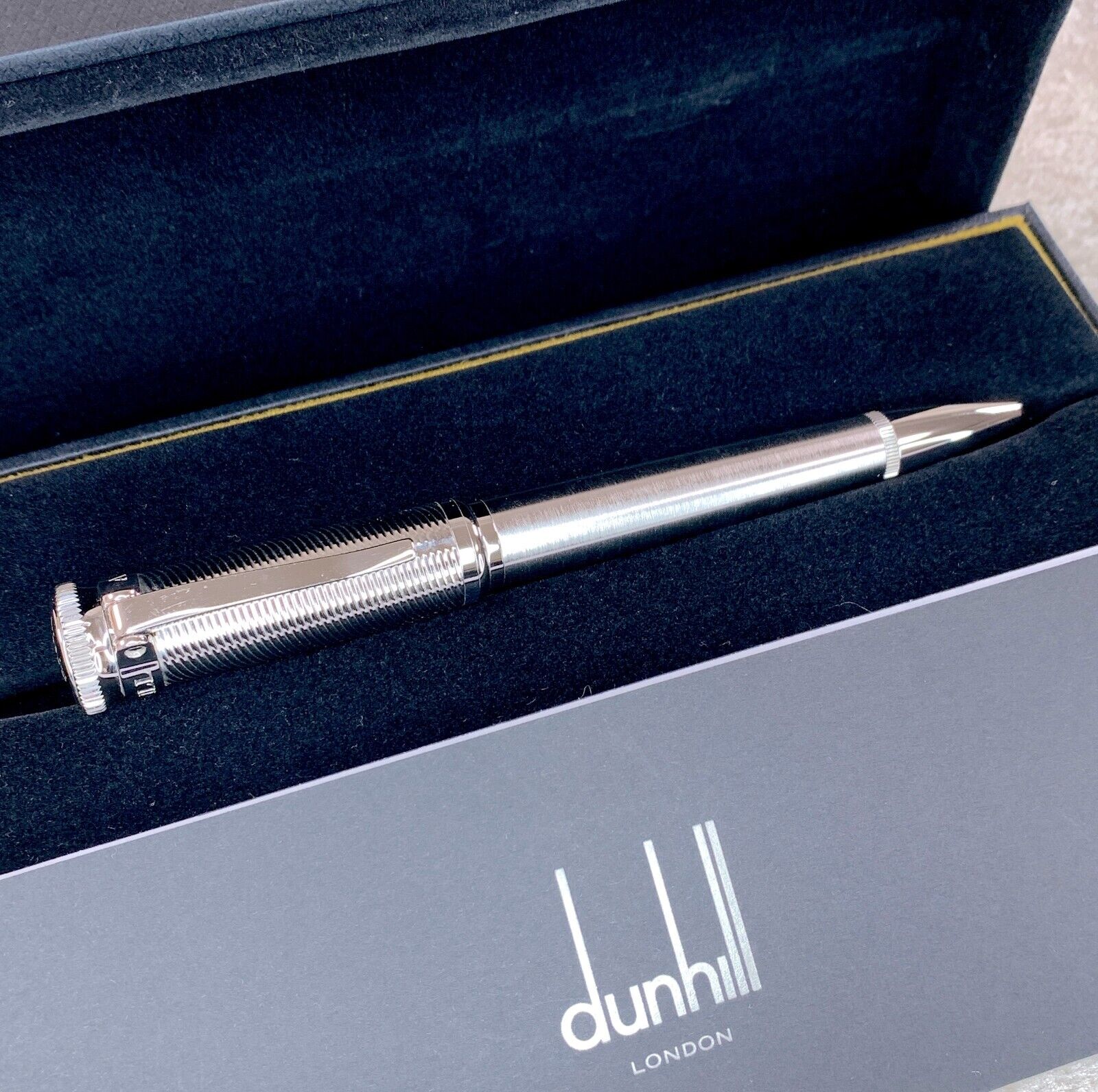 Alfred Dunhill Ballpoint Pen Sentryman Wavy Pattern Silver with Case & Card
