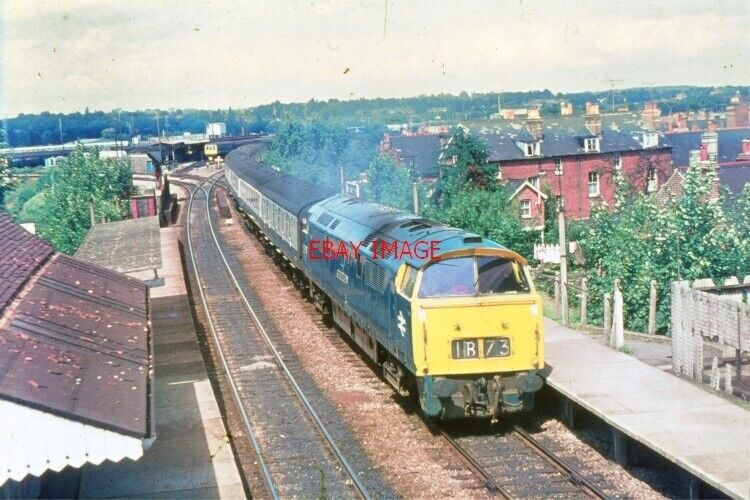 PHOTO  CLASS 52 WESTERN PRINCE D1041 AT READING WEST 3RD JULY 1974