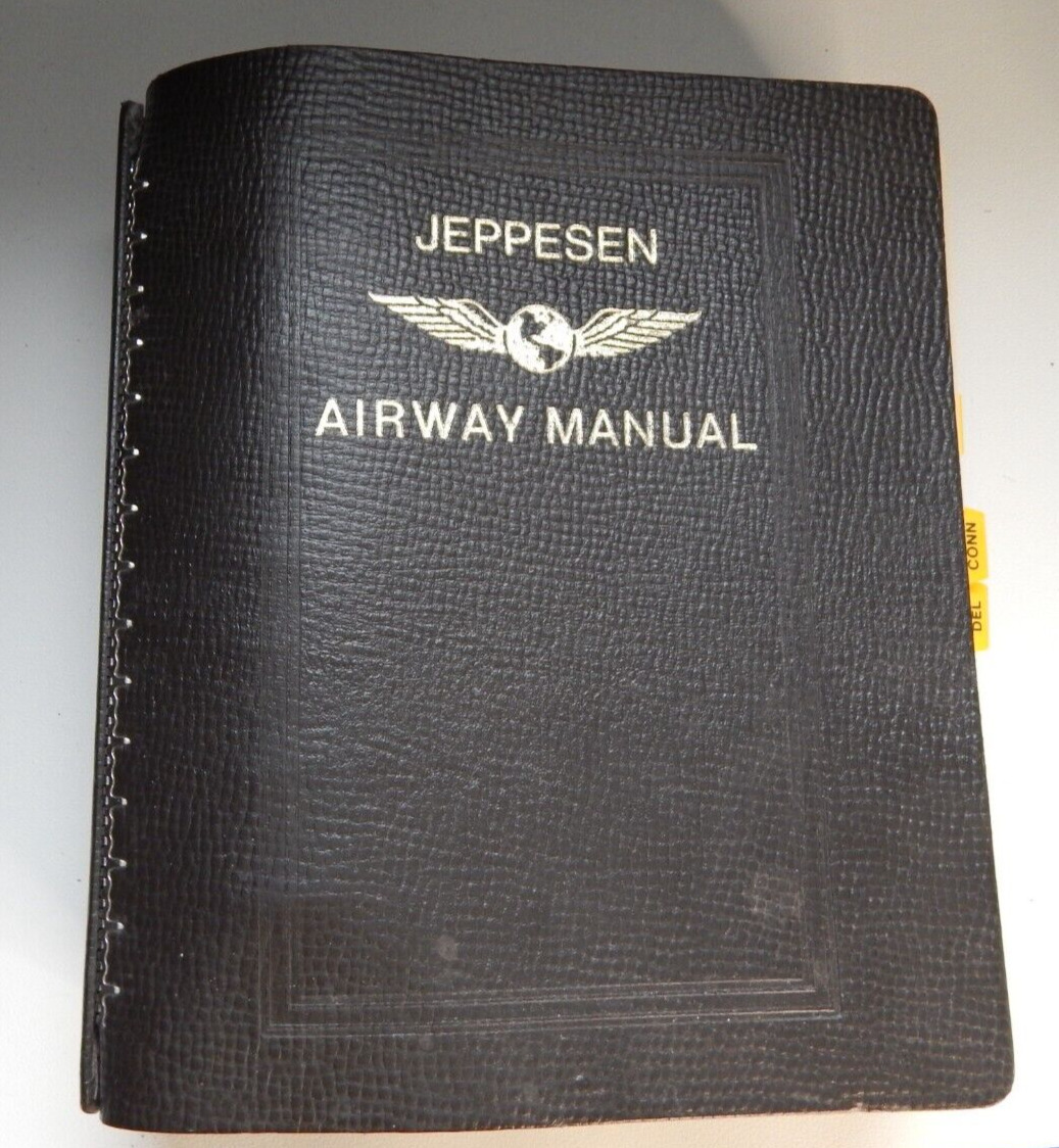 1980’s Jeppesen Airway Manual Binder  ~Aviation Approach Charts Eastern U.S.