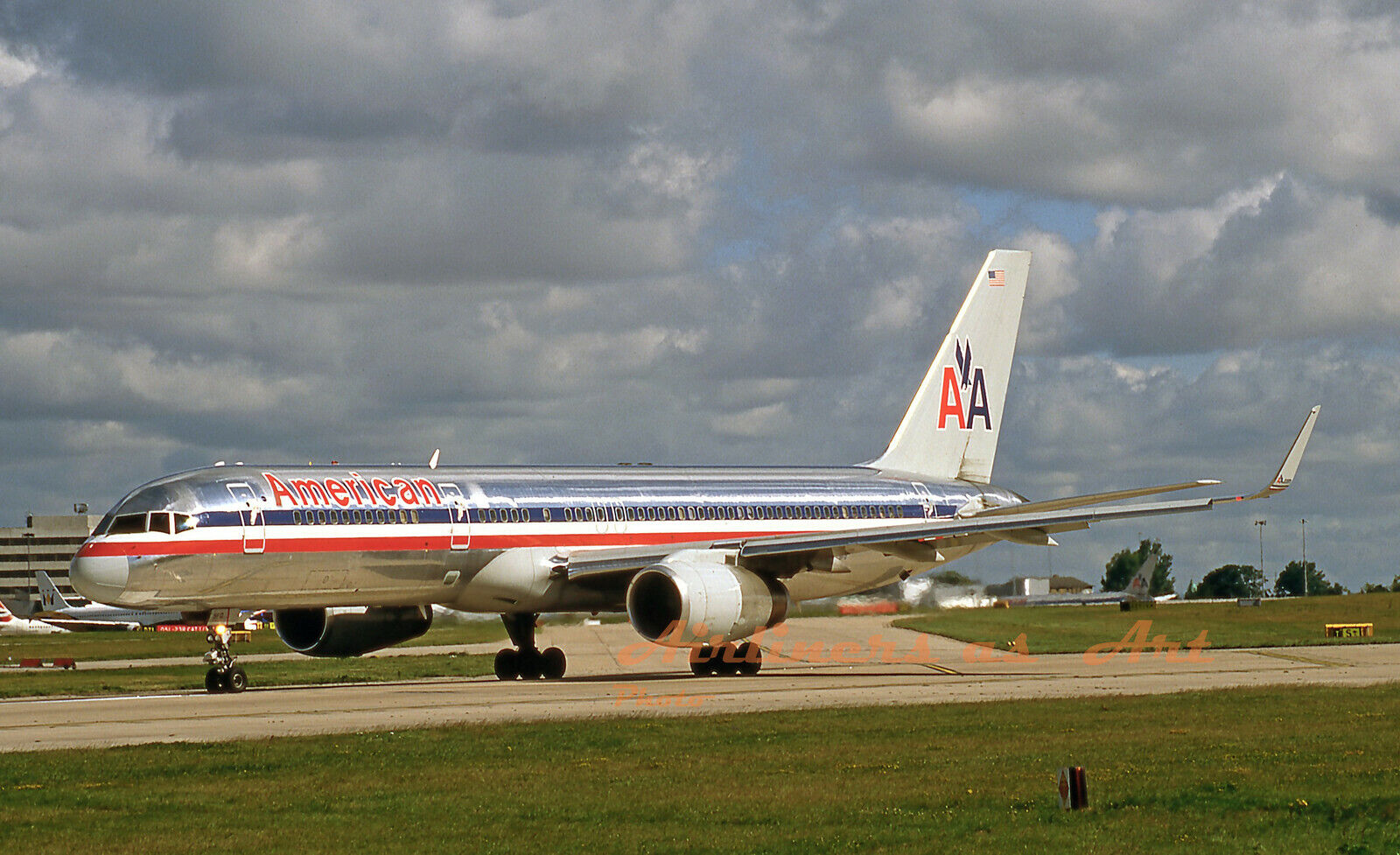 American Airlines Boeing 757-223 at MAN in July 2007  8\