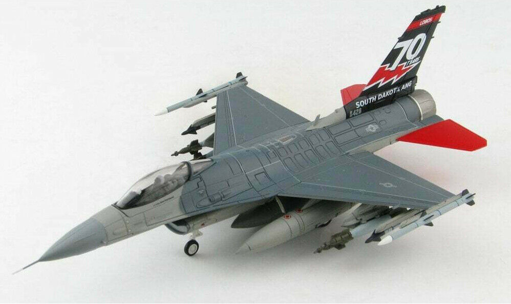 Hobby Master HA3880 Lockheed F-16C Fighting Falcon, 114th Fw, 175 FS Lobos SD