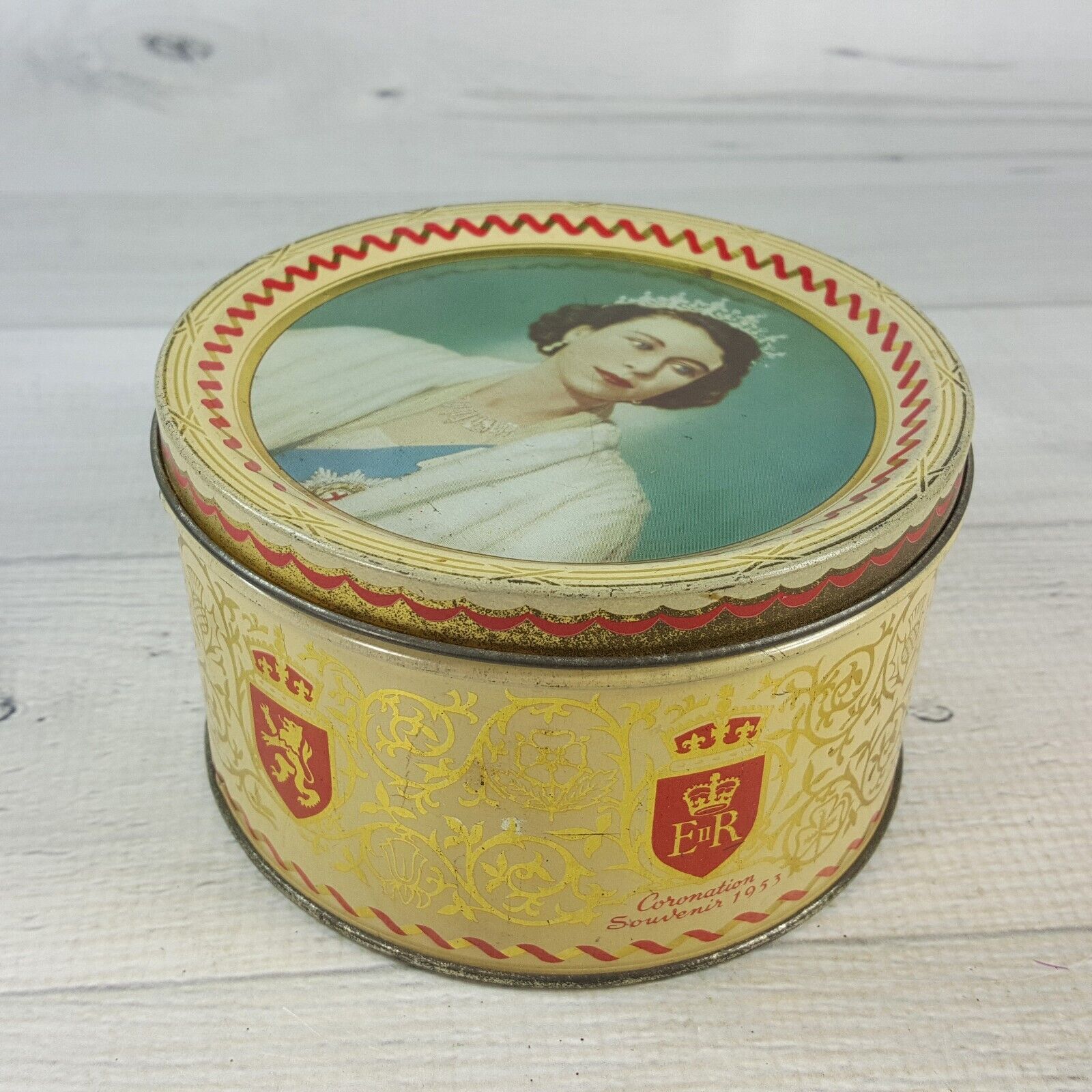 Vintage Queen Elizabeth II Coronation 1953 Quality Mackintosh Round Portrait Tin