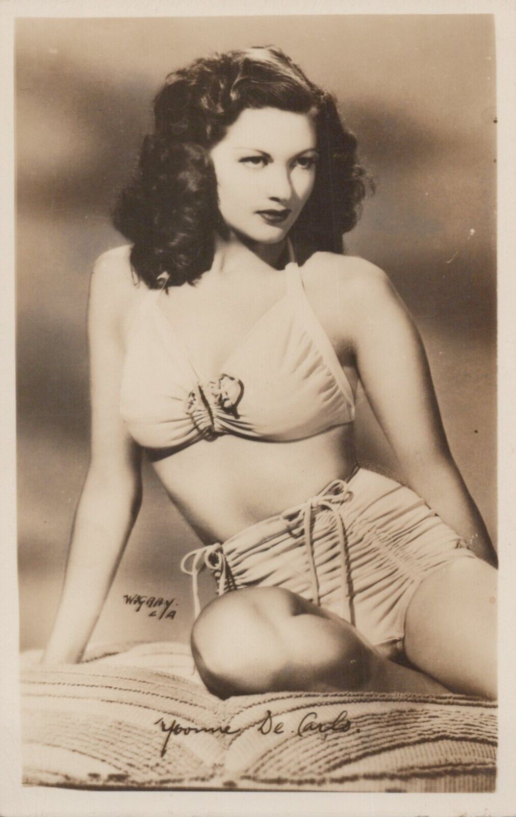 Yvonne De Carlo (1930s) ❤ Original Vintage Alluring Cheesecake Photo K 360