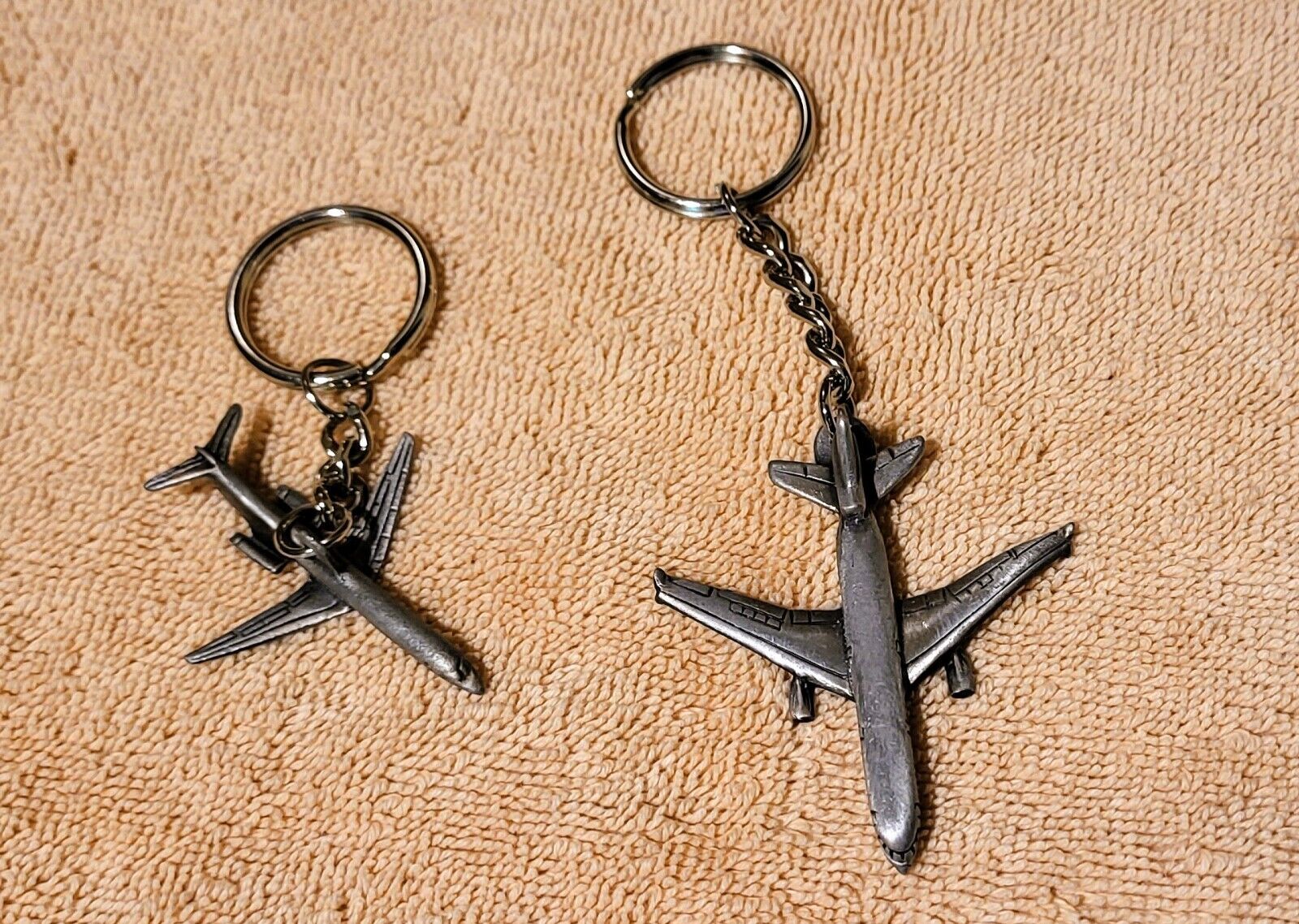 McDONNELL DOUGLAS PEWTER AIRCRAFT KEY CHAINS – MD-11 & MD-80 – Lot
