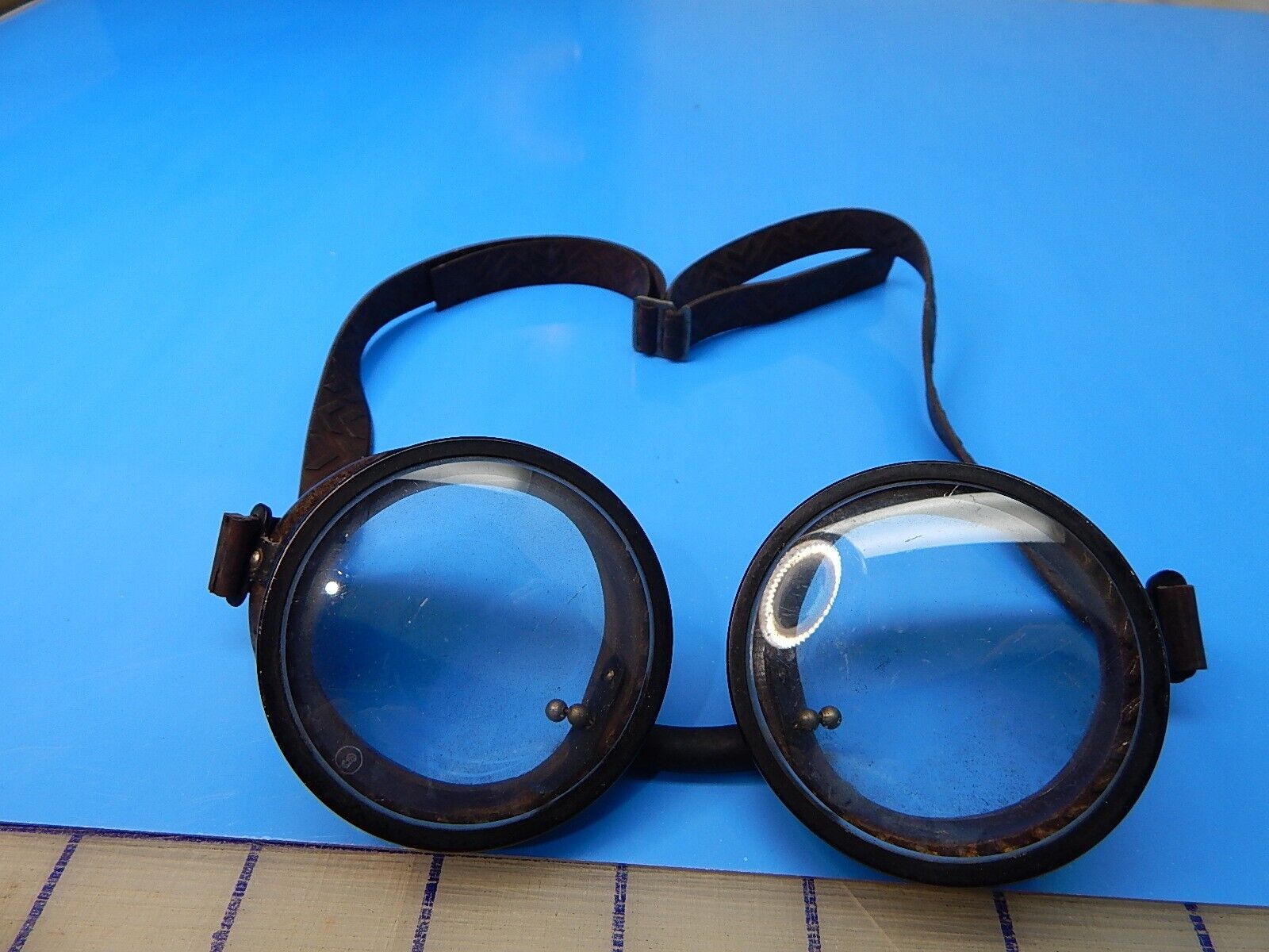 VINTAGE  GOGGLES WITH  BOX, MOTORCYCLE, AVATION, STEAMPUNK