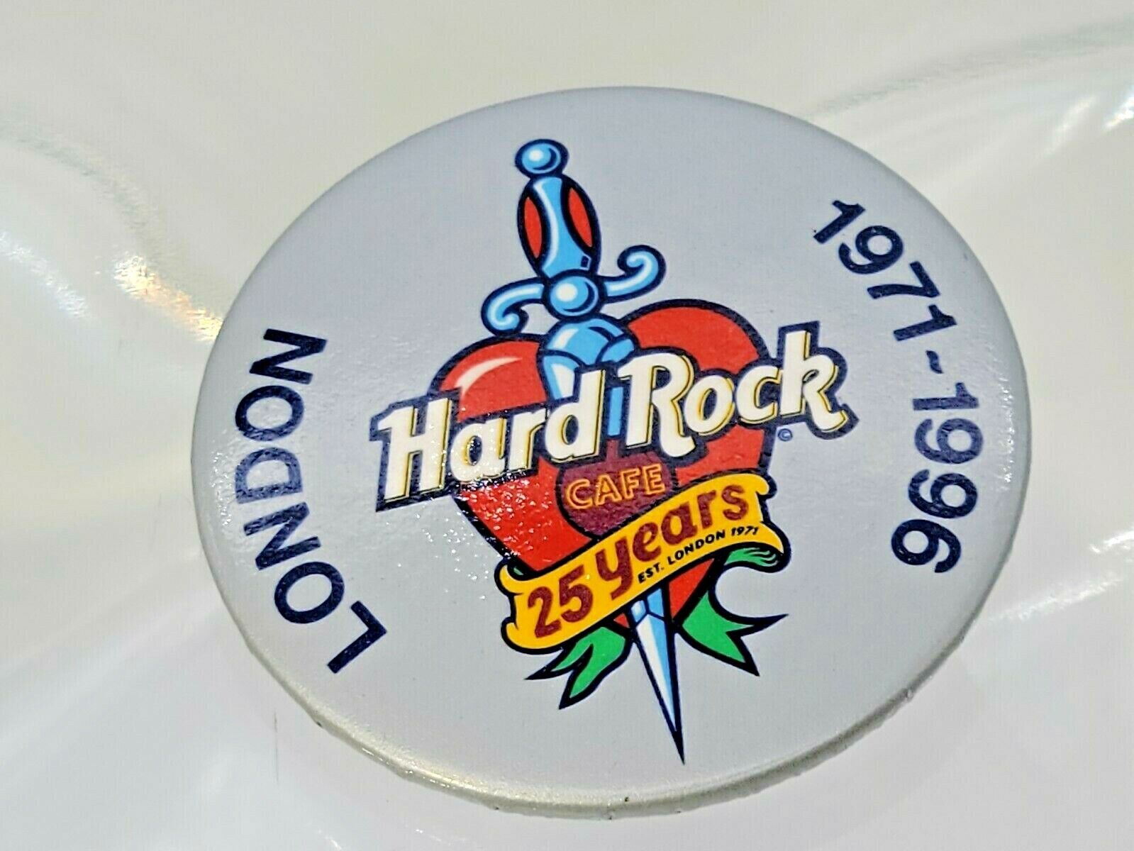 BUTTON HARD ROCK CAFE LONDON PINBACK 25th ANNIVERSARY 1971 - 1996 1.5\