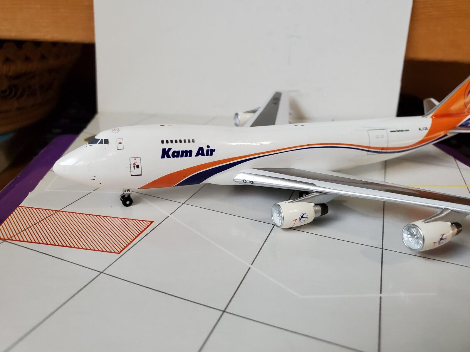 Gemini jets 1/400 Av400 Kam Air 747-200F custom
