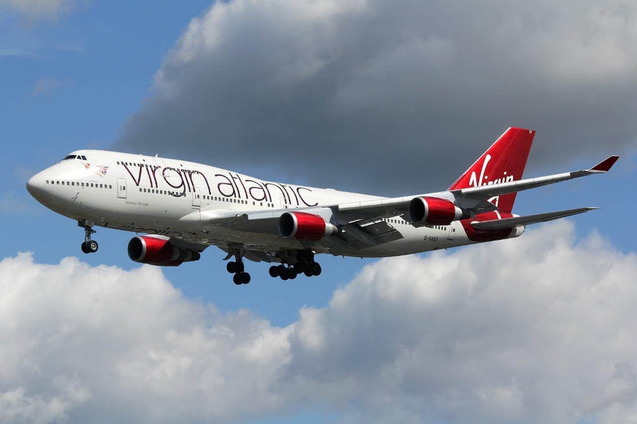 Virgin Atlantic Boeing 747-400 G-VAST colour photograph