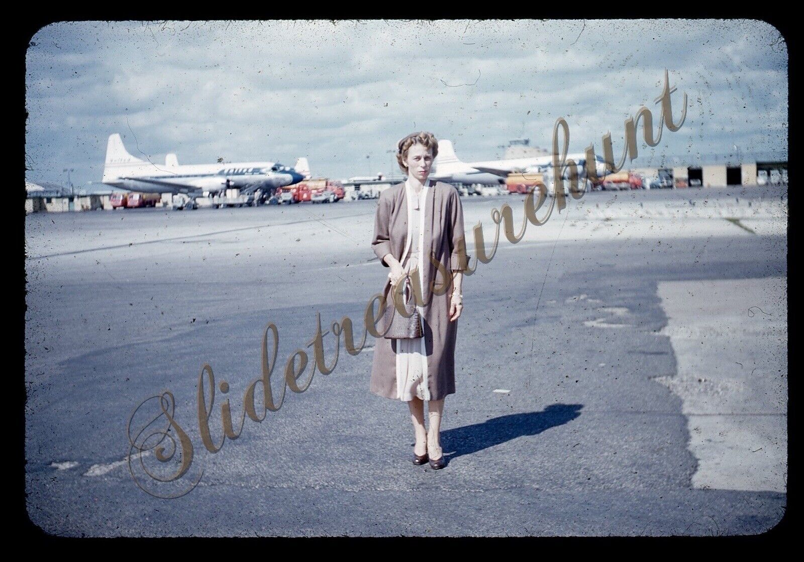 Pretty Woman Airport Aircraft United 35mm Slide 1950s Red Border Kodachrome