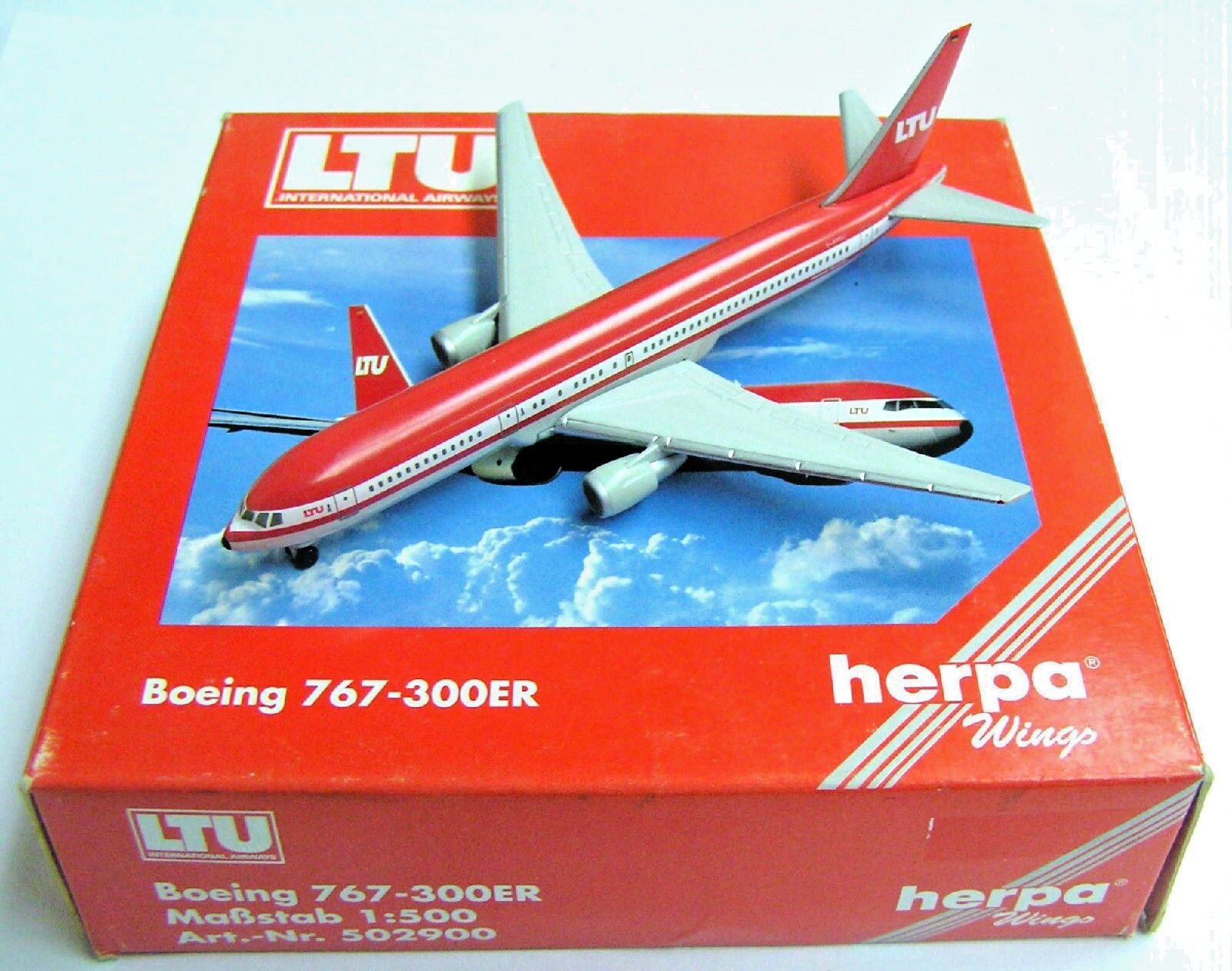 Herpa Wings 1:500 502900 LTU International Airways Germany B767-300ER D-AMUJ
