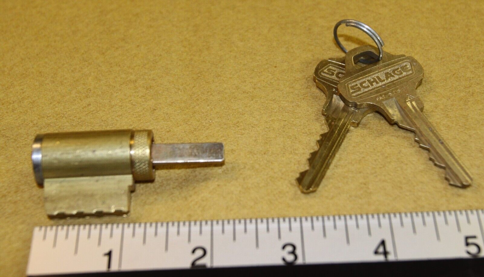 Schlage Everest door cylinder lock with 2 x C123 keys - Tested good