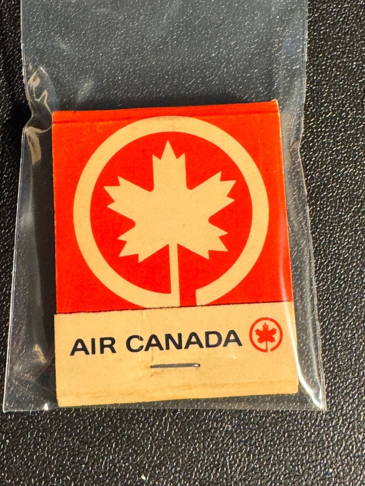 MATCHBOOK - AIR CANADA - AIRLINE - MAPLE LEAF - UNSTRUCK